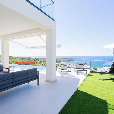 Infinity View *